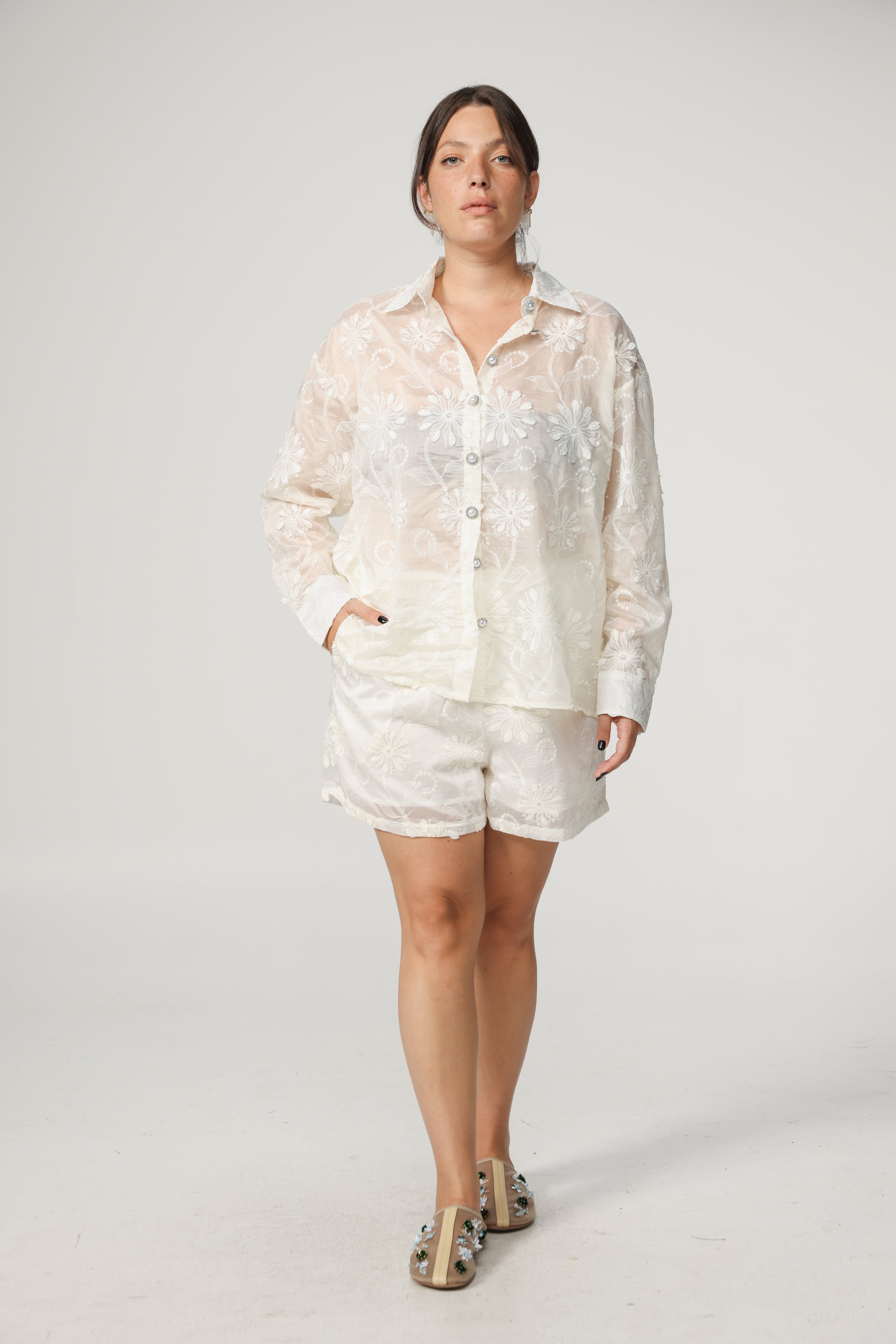 美品ꕥサラマリカ CTN LINEN FLOWER EMB ALL IN ONE 美品ꕥサラマリカ CTN LINEN FLOWER EMB ALL IN ONE