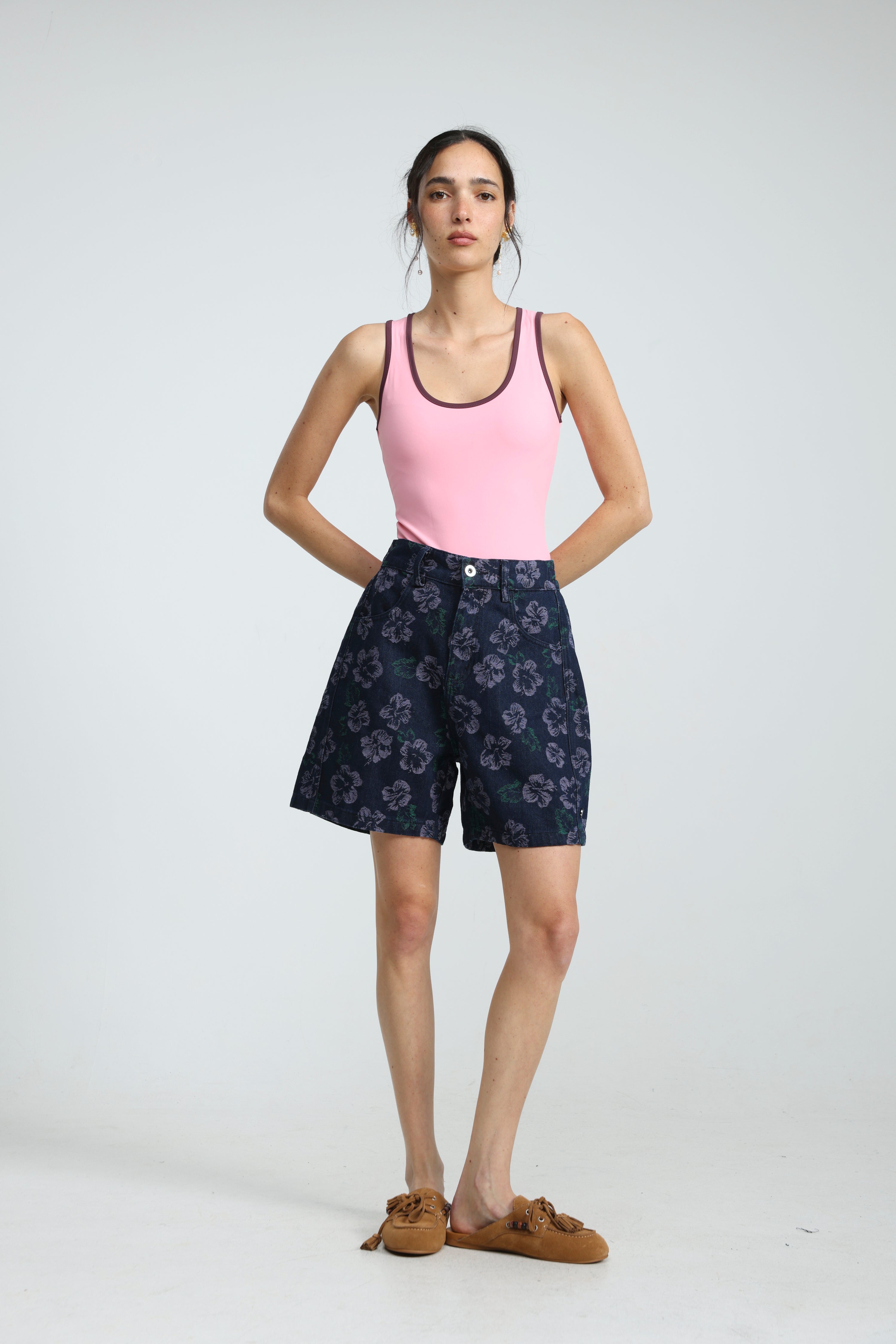 Guri Dark Floral Denim Shorts – SEESTARZ