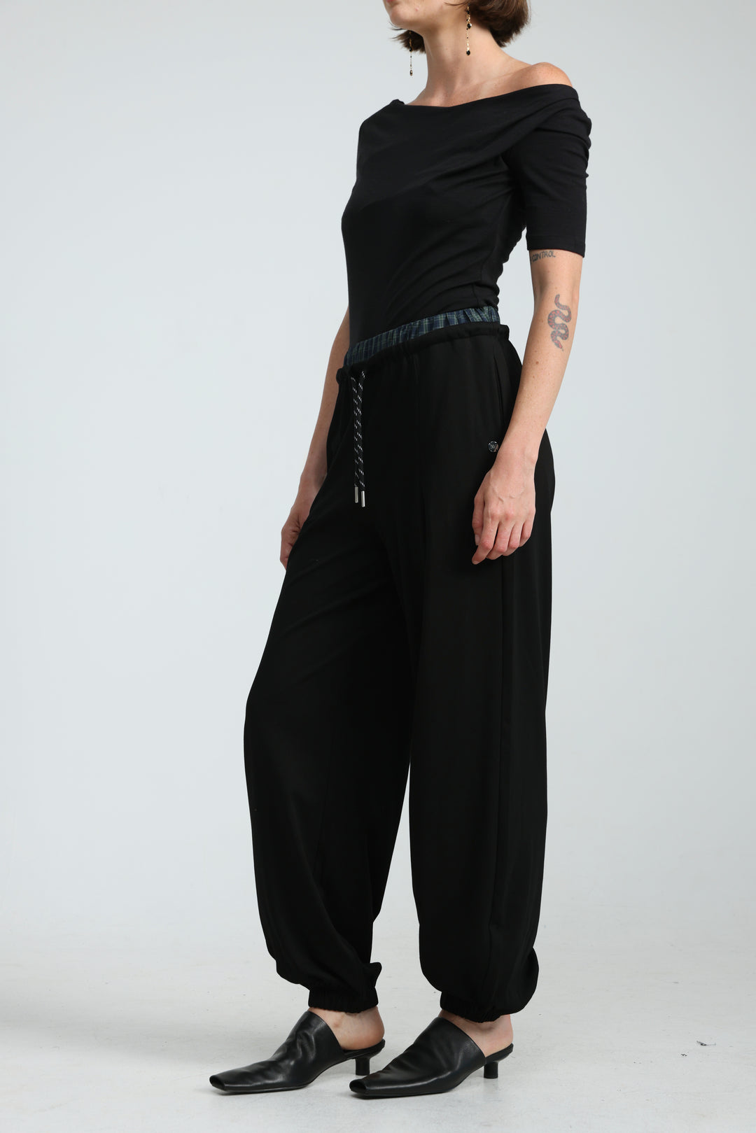 Vibes Black Joggers