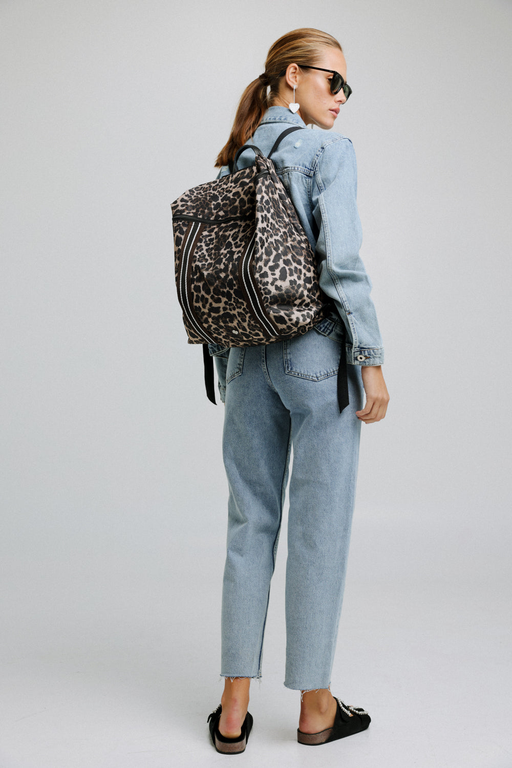 תיק גב מנומר עם רצועות Leopard Backpack 