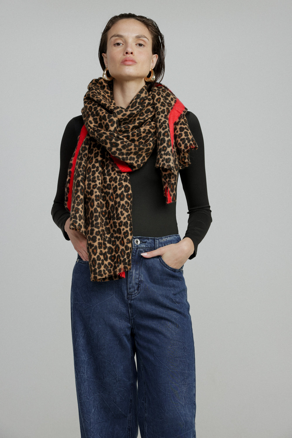 צעיף מנומר חם ורך Leopard Scarf