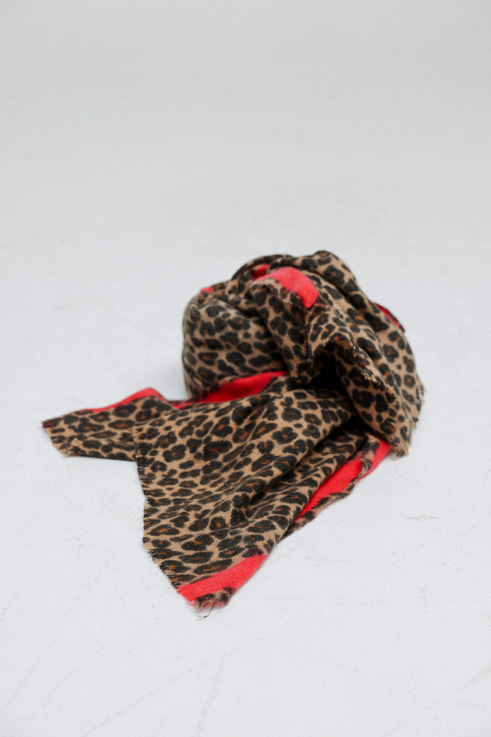 צעיף מנומר לחורף Leopard Scarf