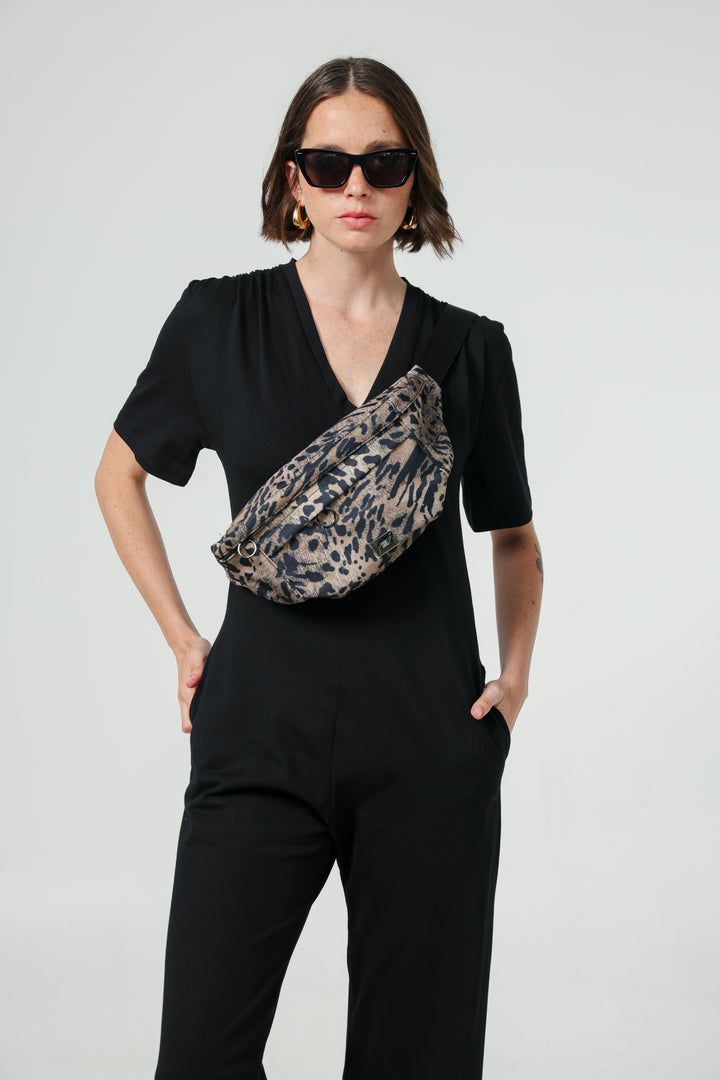 תיק חגורה מנומר EE Light Leopard Belt Bag 