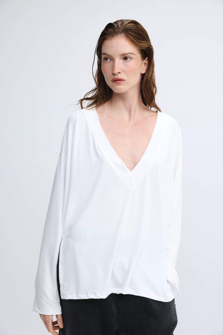 Clean62 White V Shirt