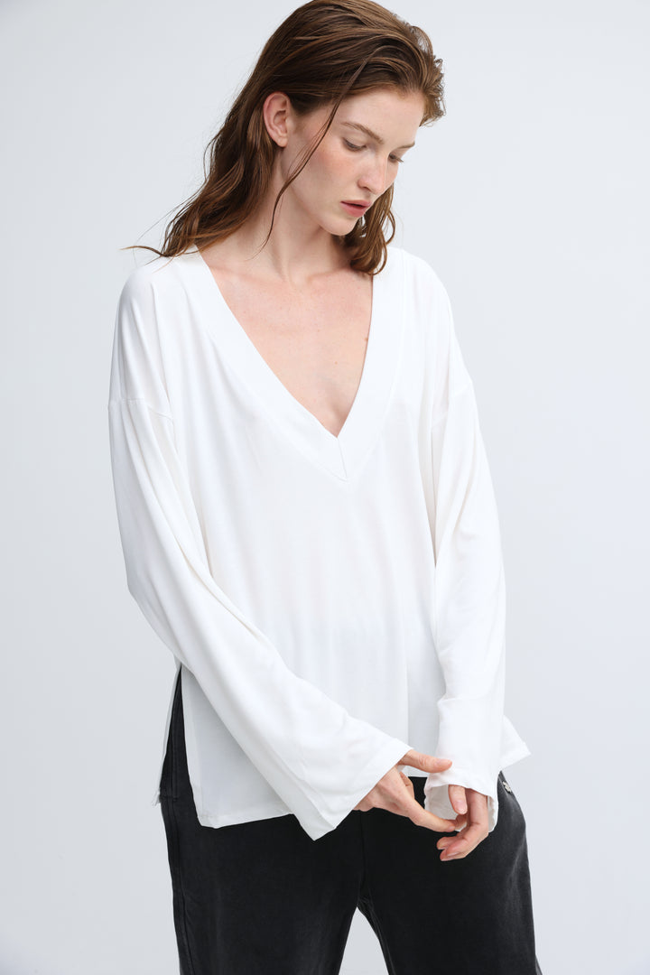 Clean62 White V Shirt