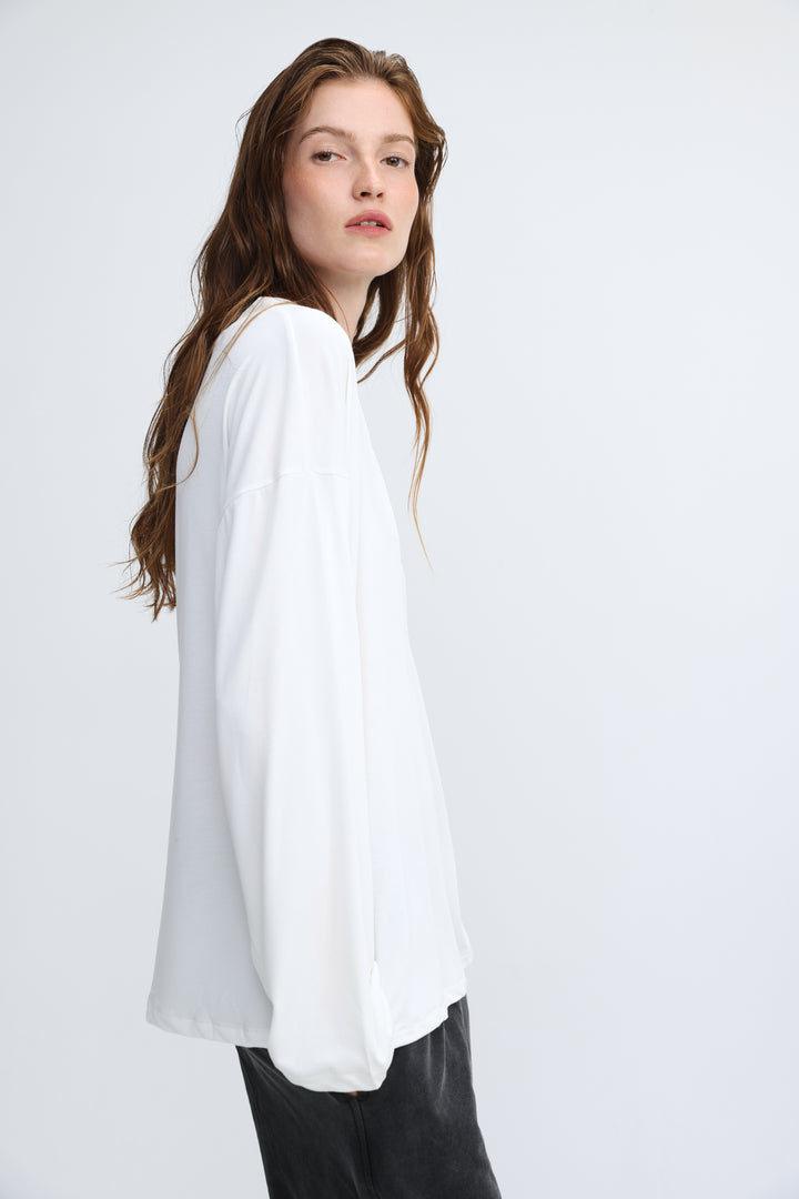 Clean62 White V Shirt