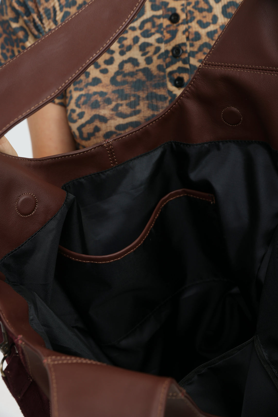 Museum Wine Bag