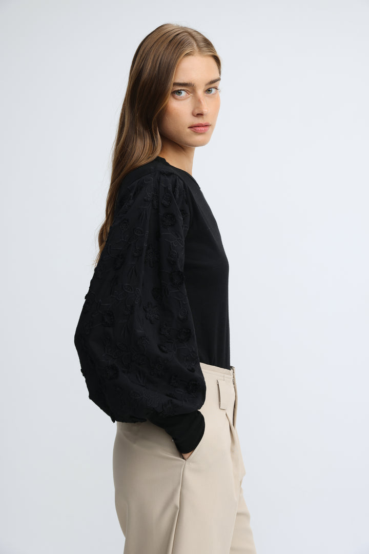 Presentation Black Shirt