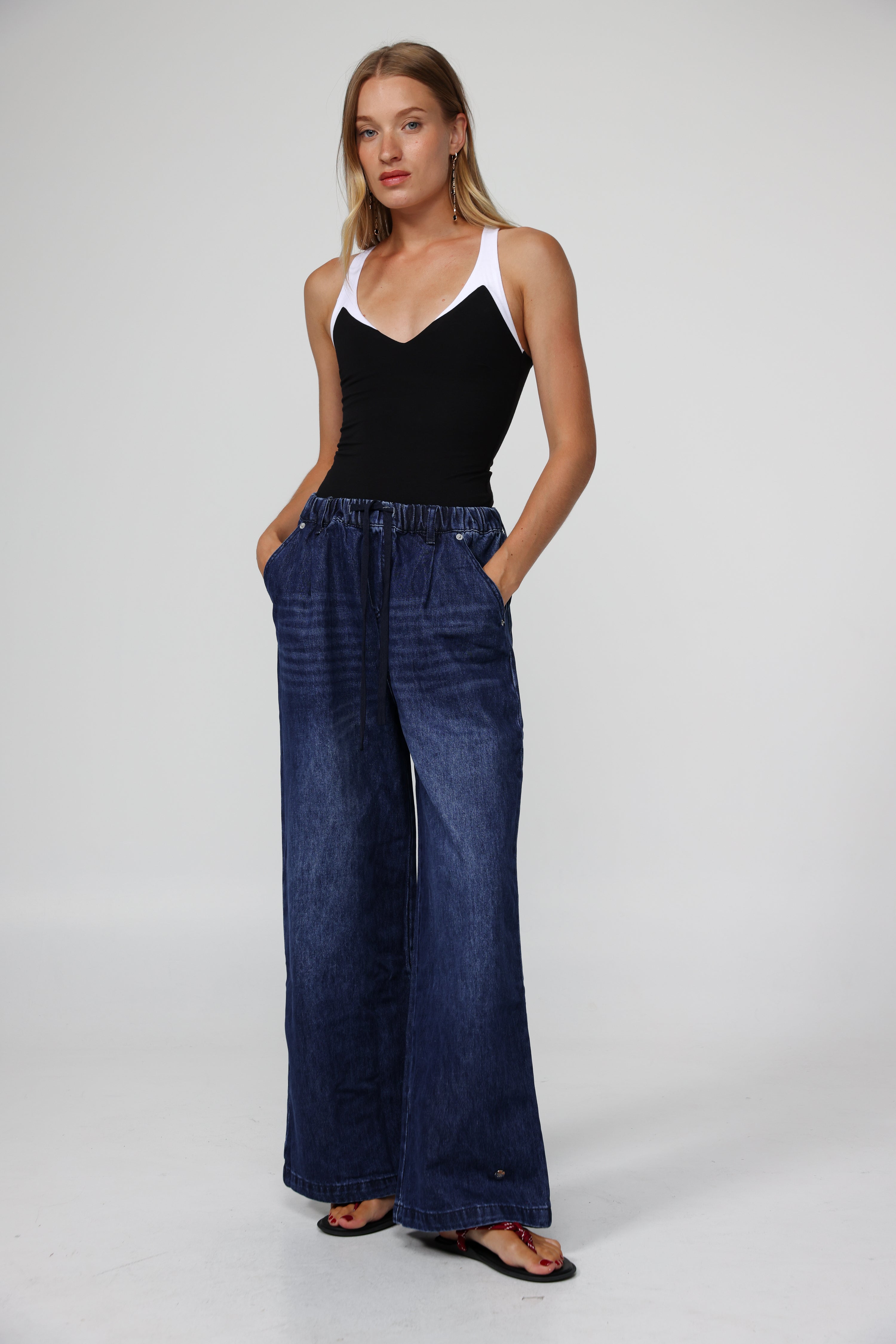 【SATIIIZ】Aran Pintuck Raw Wide Denim Pants מכנסי ג'ינס לנשים קצרים / ארוכים DENIM Jeans – SEESTARZ
