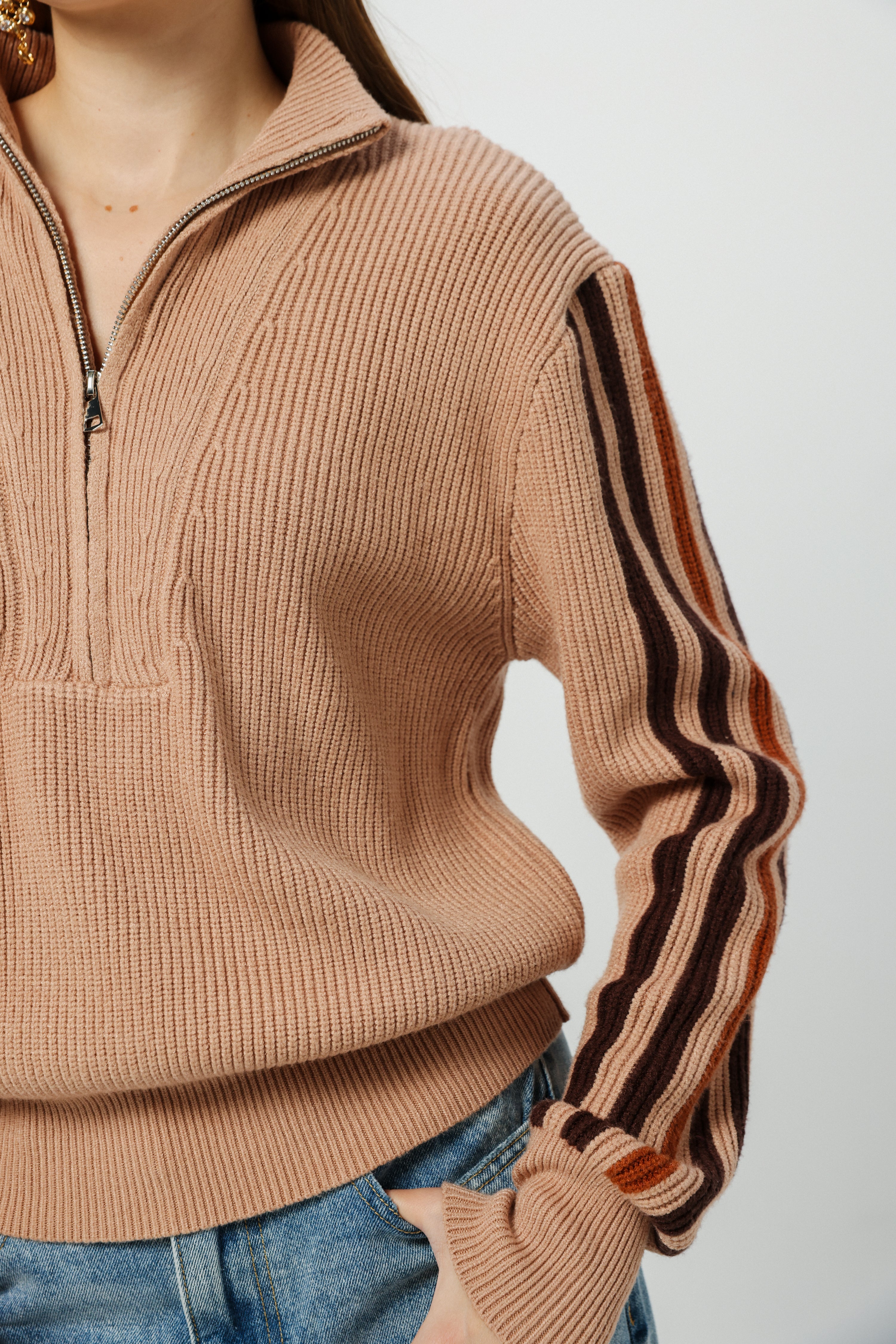 Safe Camel Sweatshirt – SEESTARZ