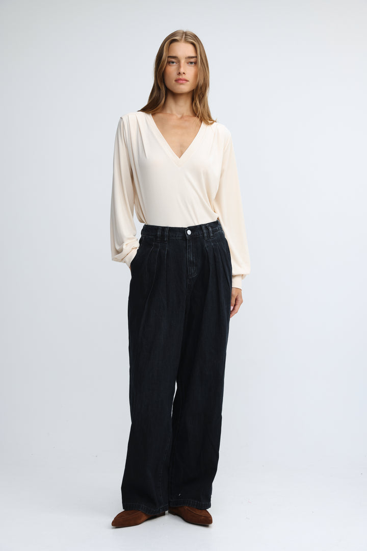 Just V Cream Shirt