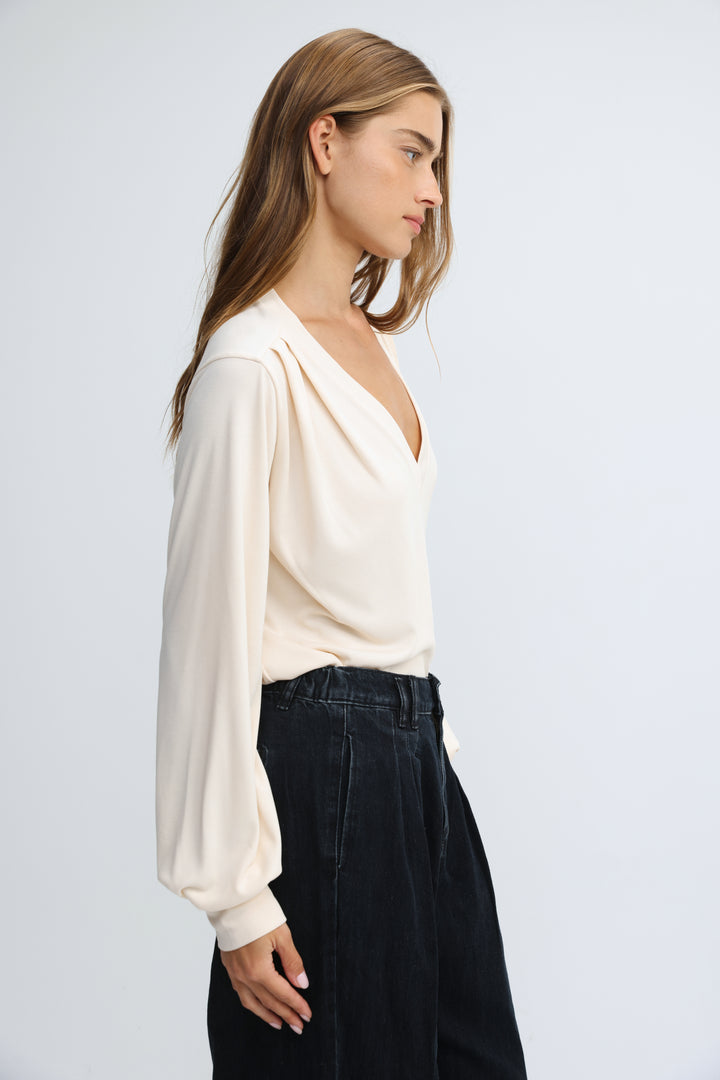 Just V Cream Shirt