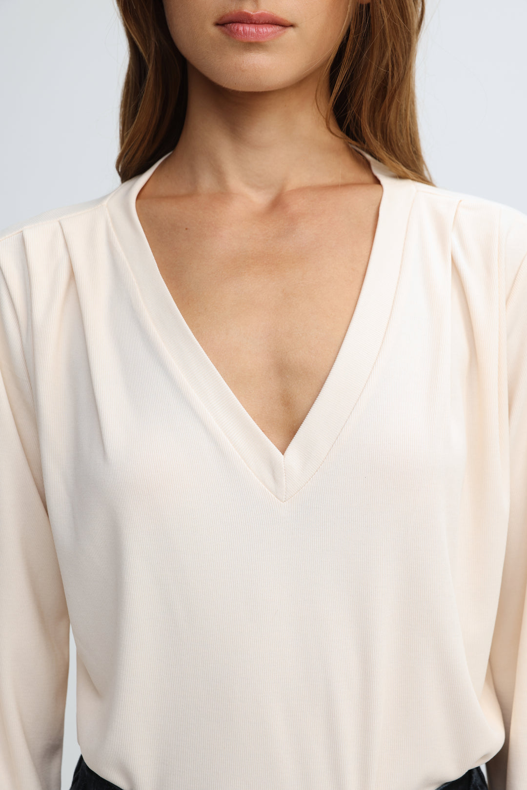 Just V Cream Shirt