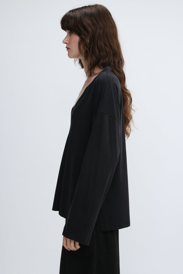 Clean62 Black V Shirt