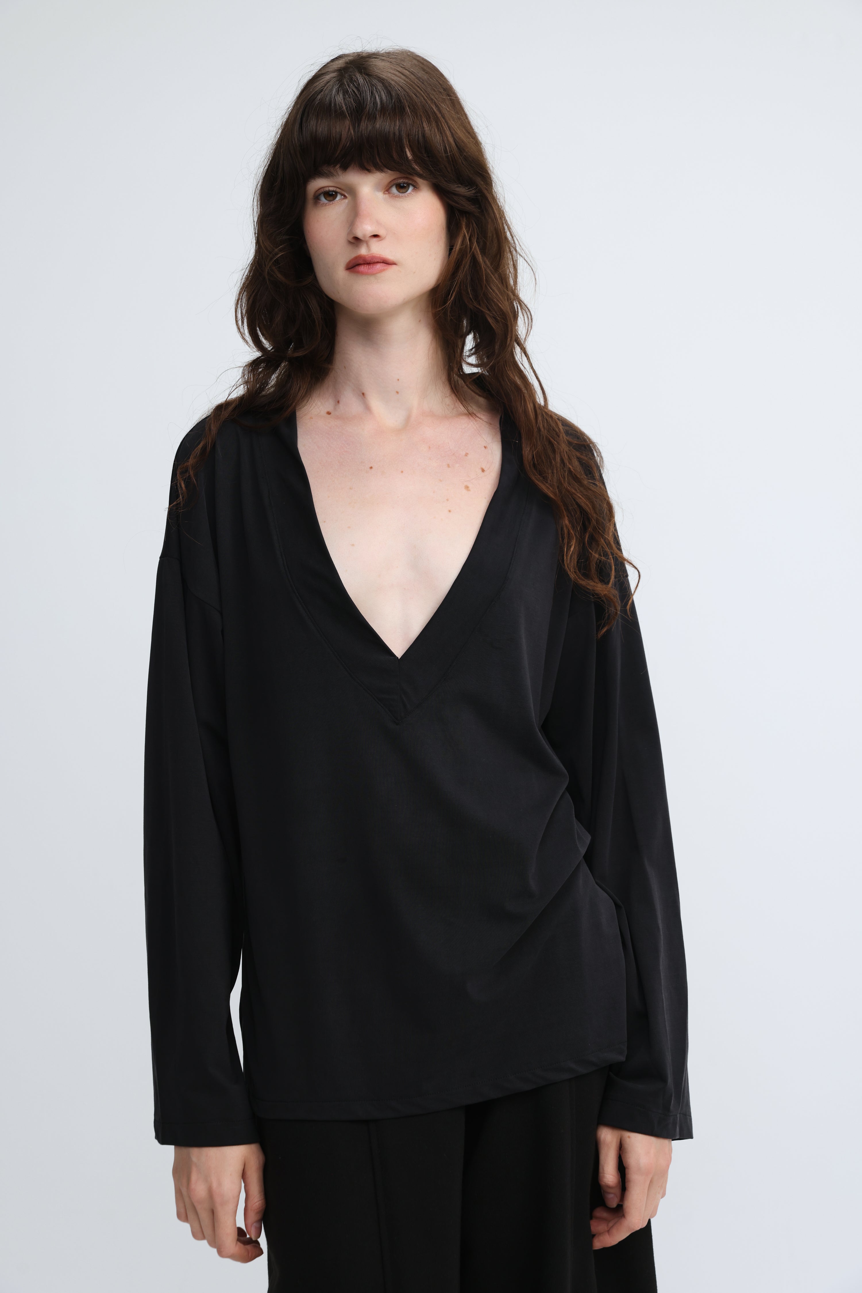Clean62 Black V Shirt – SEESTARZ
