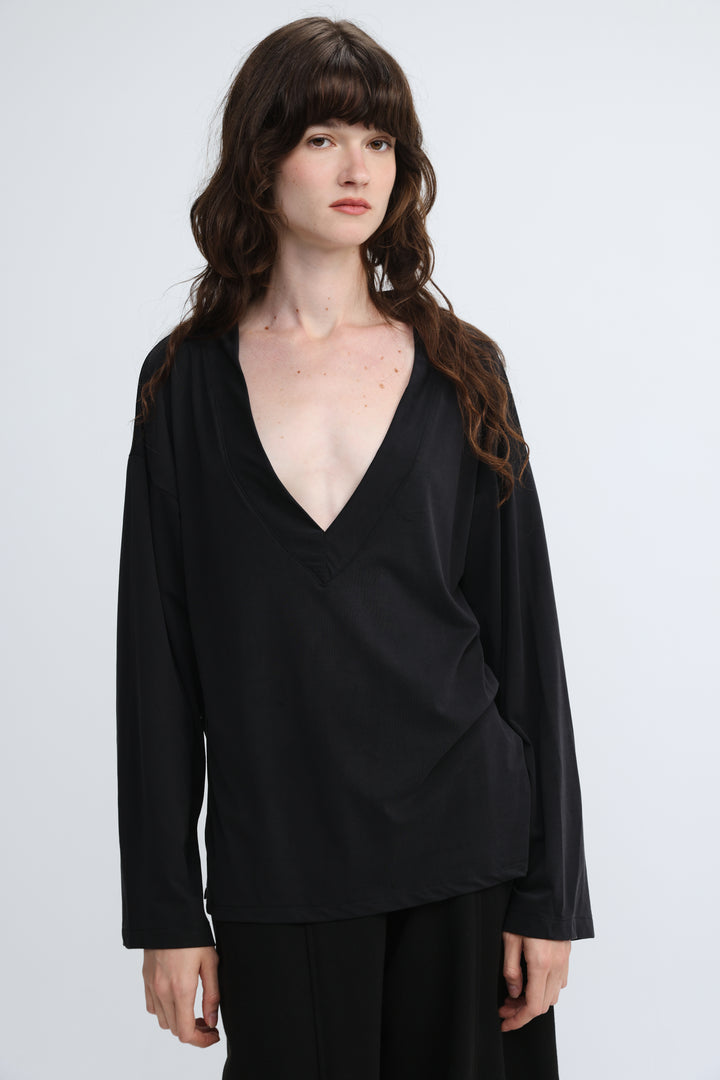 Clean62 Black V Shirt