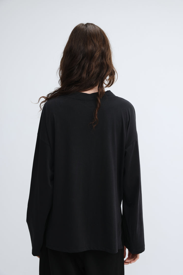 Clean62 Black V Shirt