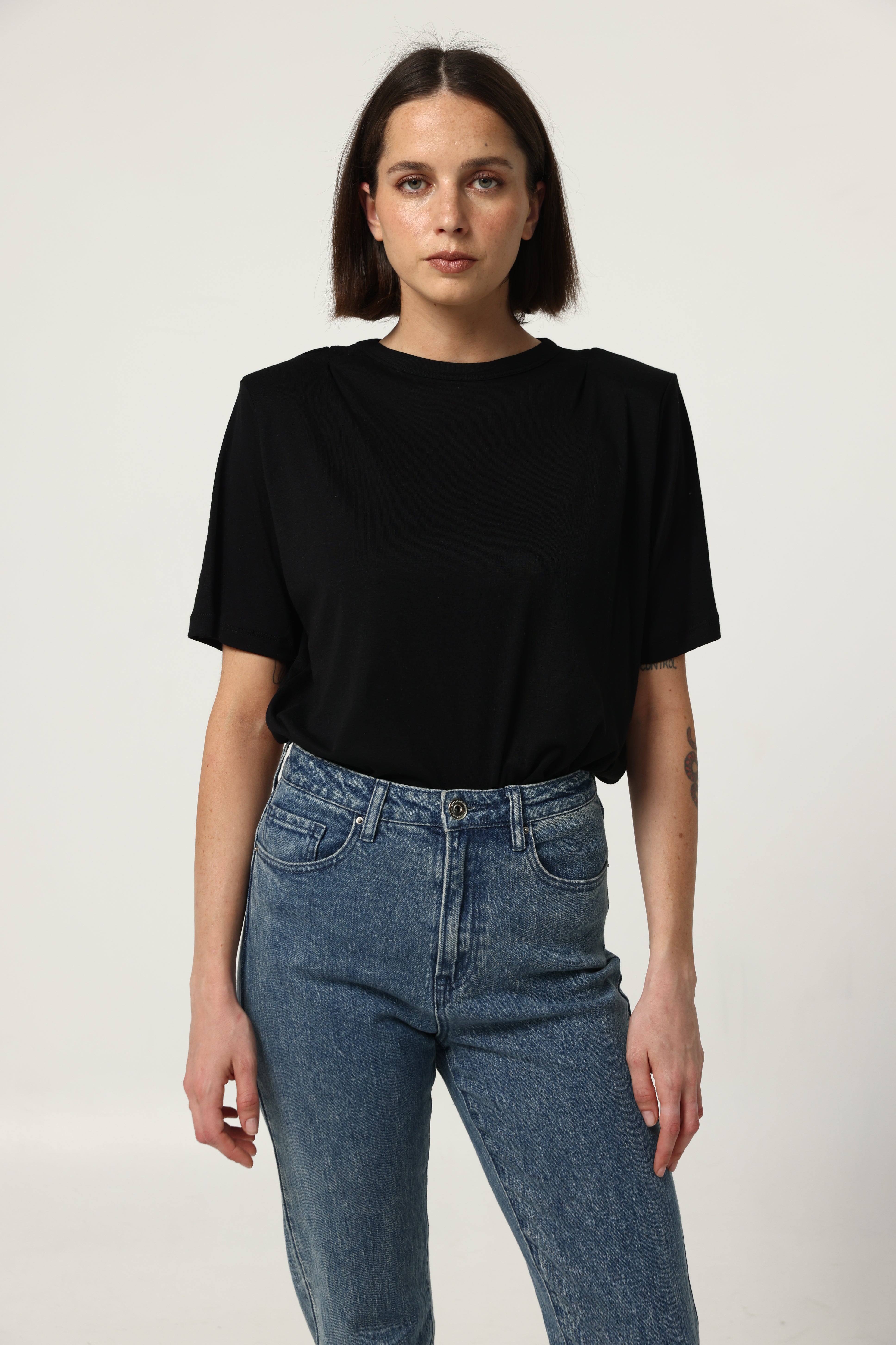 トップス theredthread S heart fit tops black Simply Black Padded T-Shirt – SEESTARZ