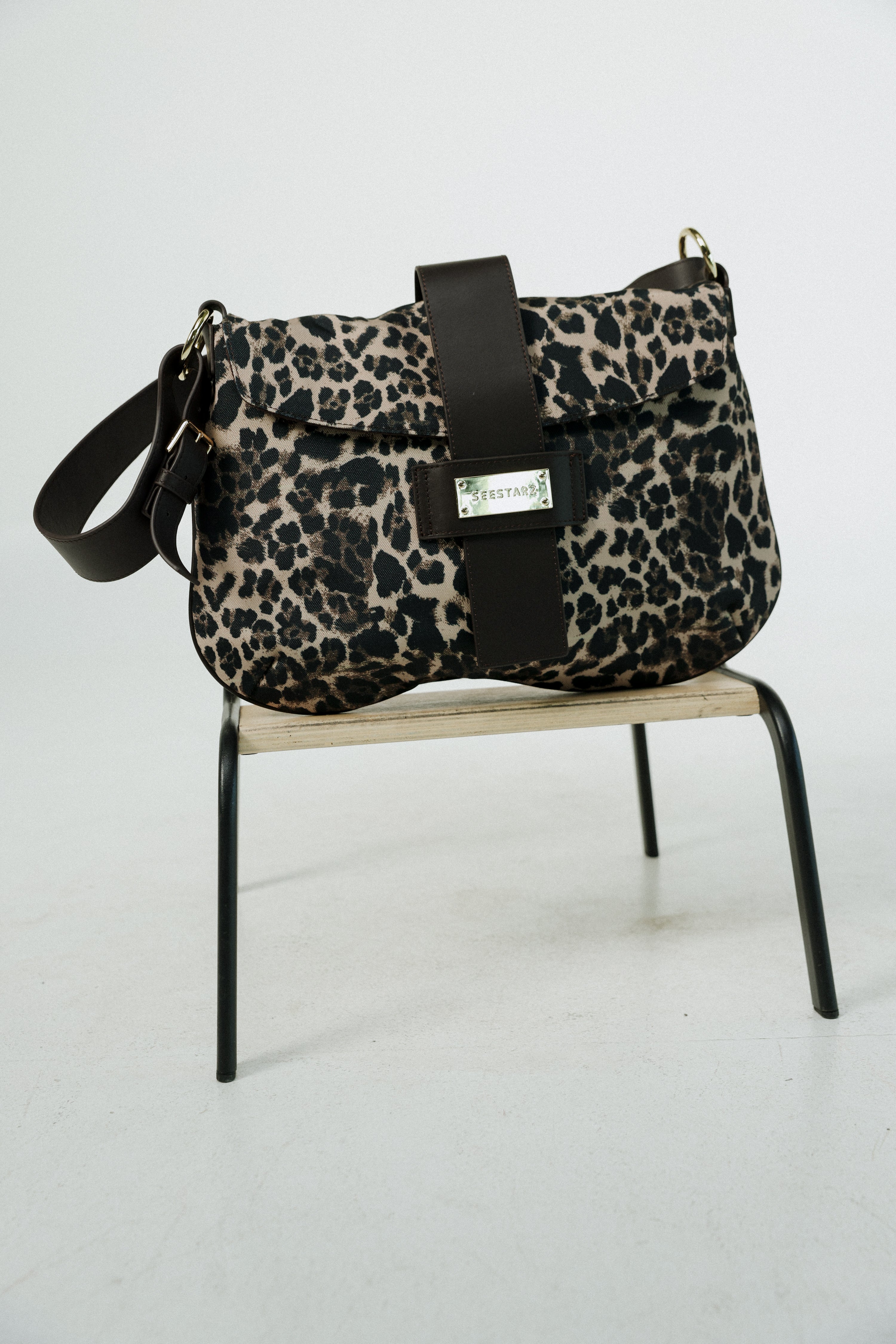 תיק צד מנומר Art Leopard Bag – SEESTARZ