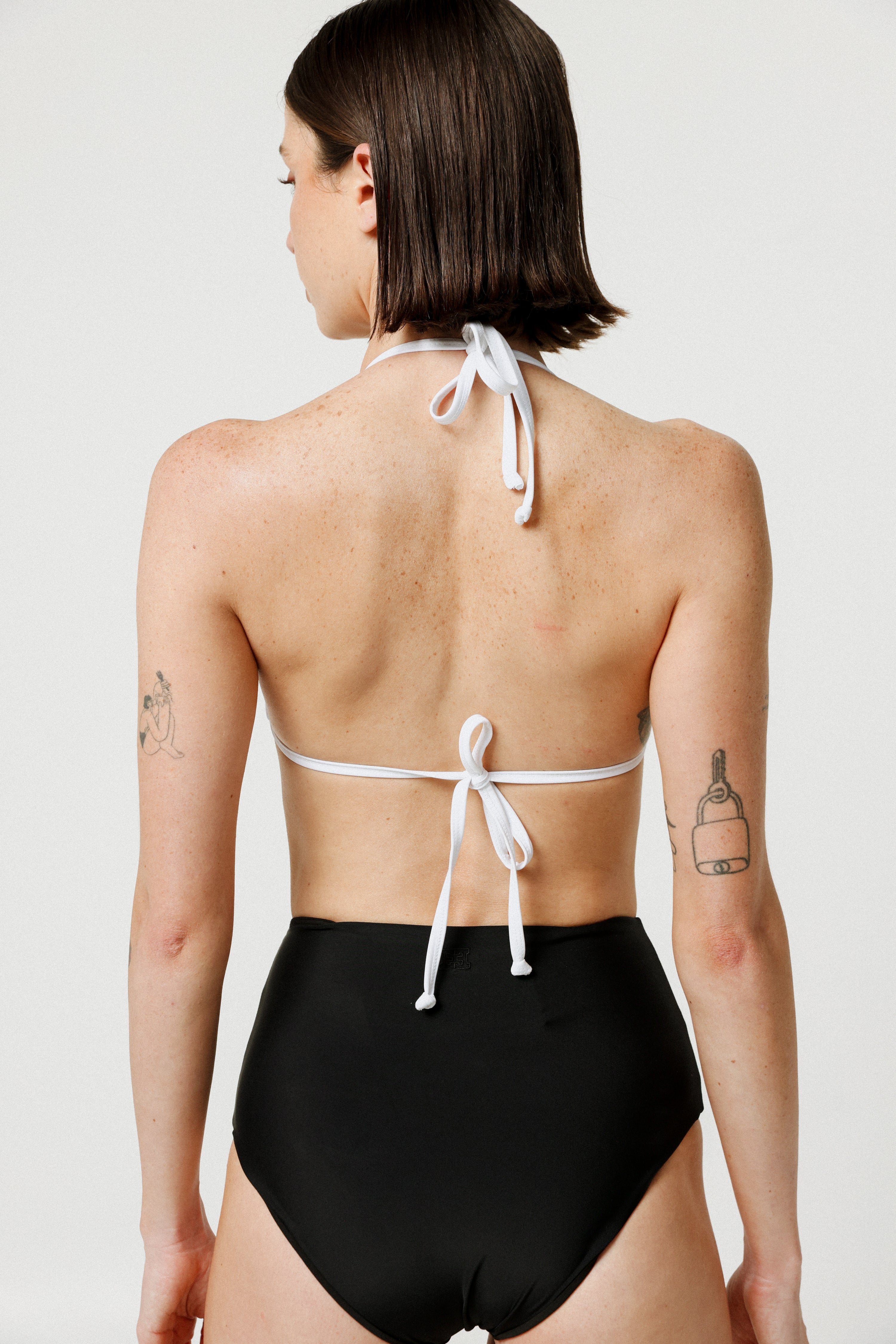 Lily Black Bikini Top – SEESTARZ