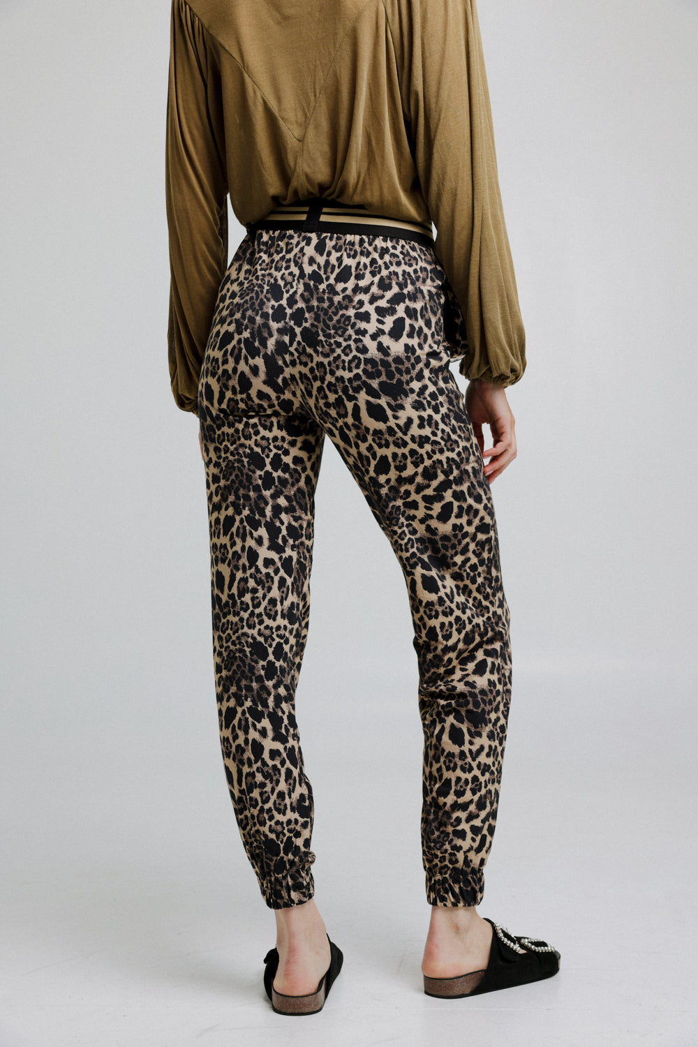 Jump Leopard Joggers
