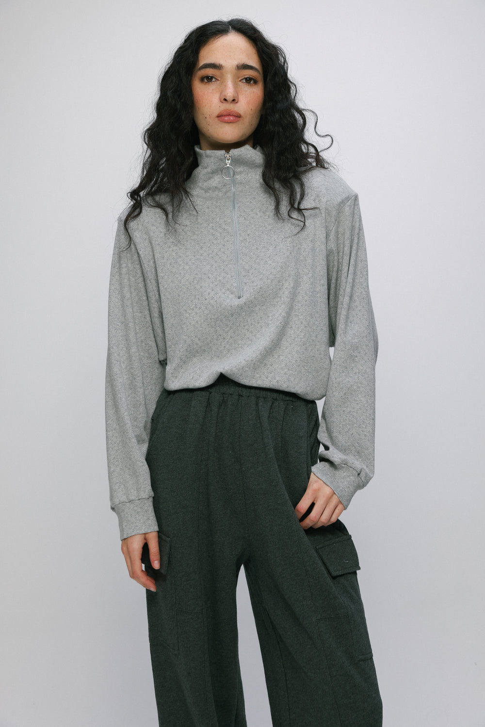 Adam Grey Padded Polo חולצת פולו מרופדת בצבע אפור לנשים 