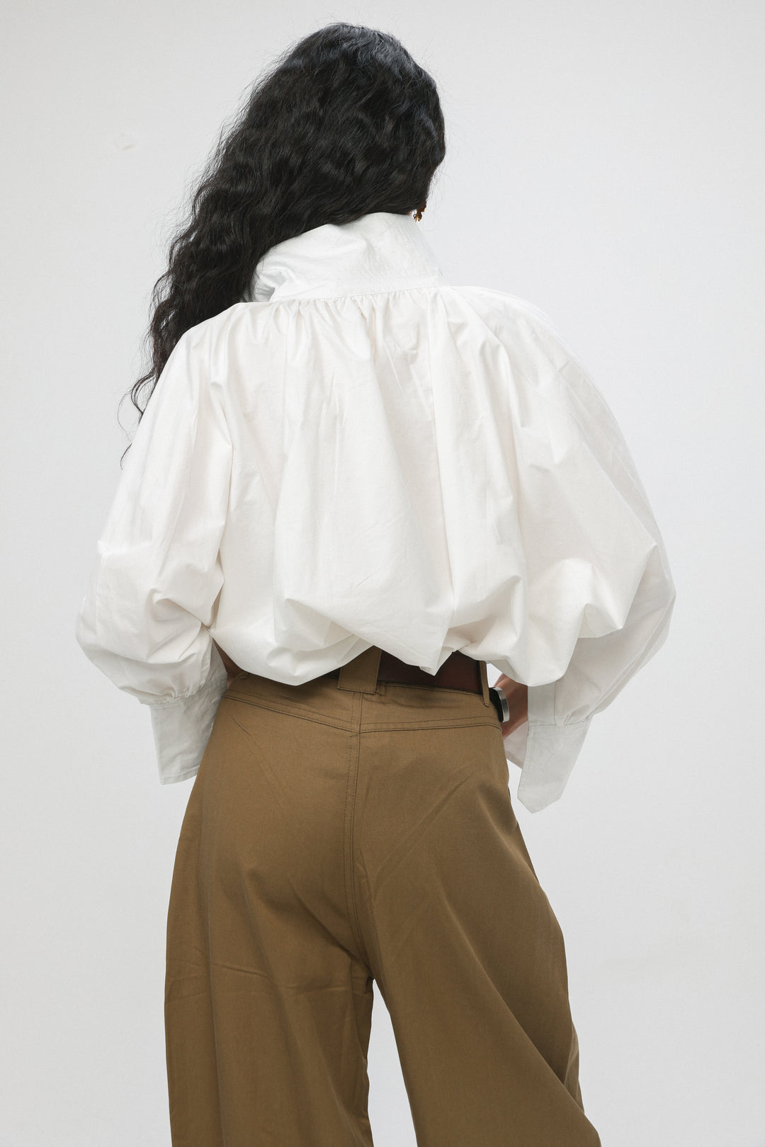 Volume White Balloon Blouse