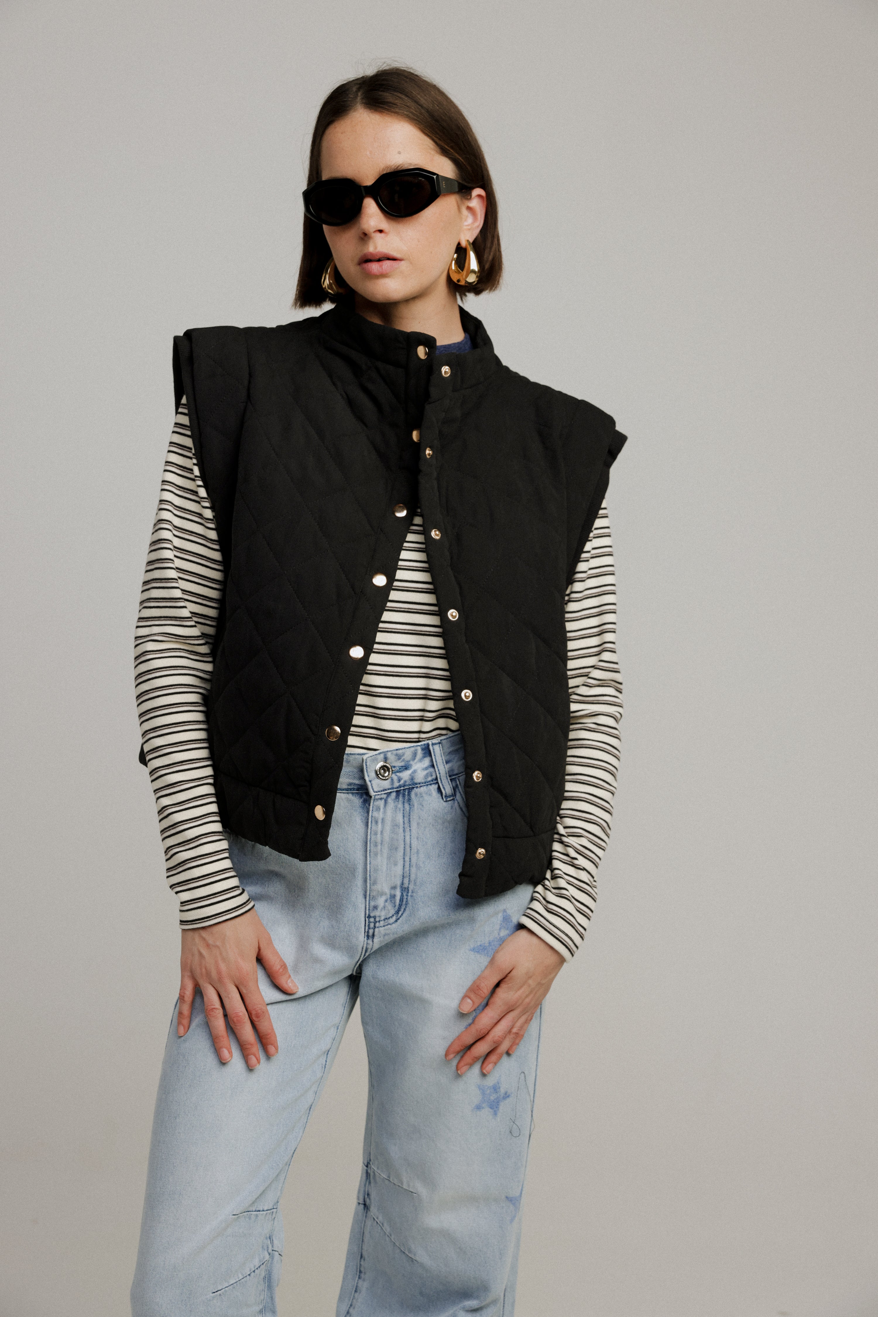 Square Black Quilted Vest – SEESTARZ