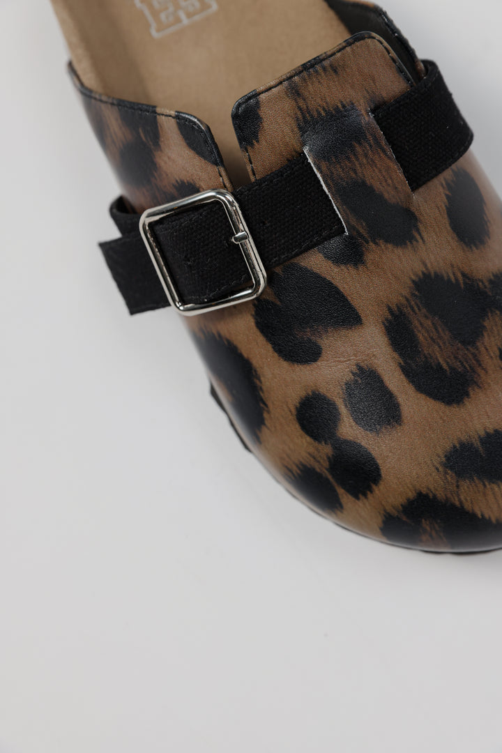 כפכף מנומר 100% עור עם רצועת אבזם מתכווננת Leopard Leather Buckle Clogs
