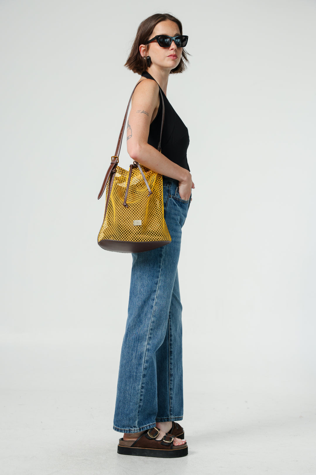תיק רשת דלי צהוב Mustard Net Bucket Bag