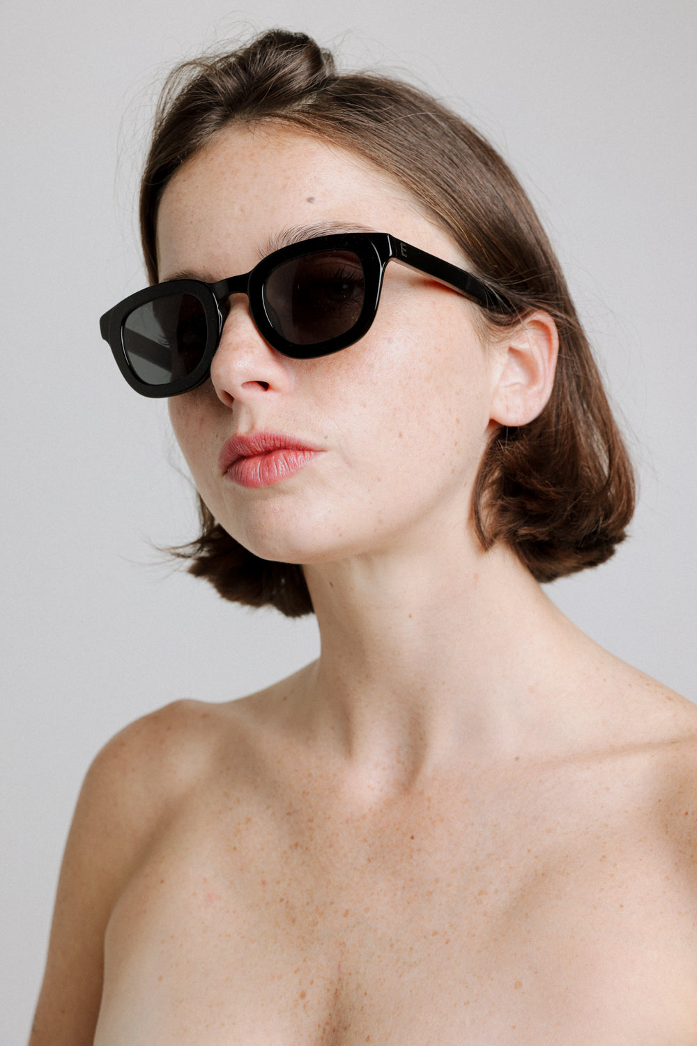 משקפי שמש שחורות לאישה No.4 Black Sunglasses