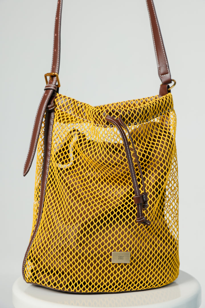 תיק רשת צהוב Mustard/Brown Net Bucket Bag