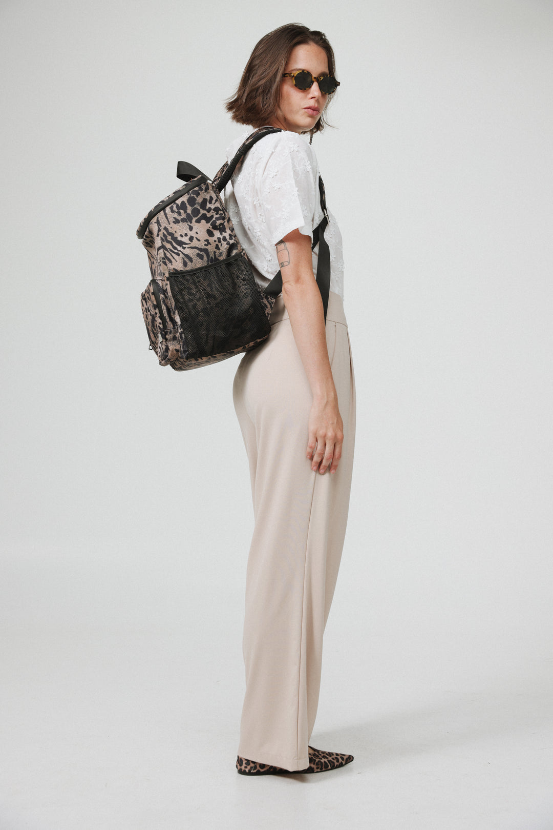 תיק גב מנומר עם כיסים צדדיים Leopard Backpack