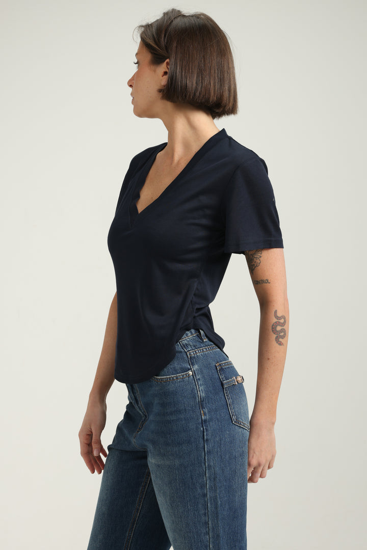 Clean23 Navy V T-Shirt