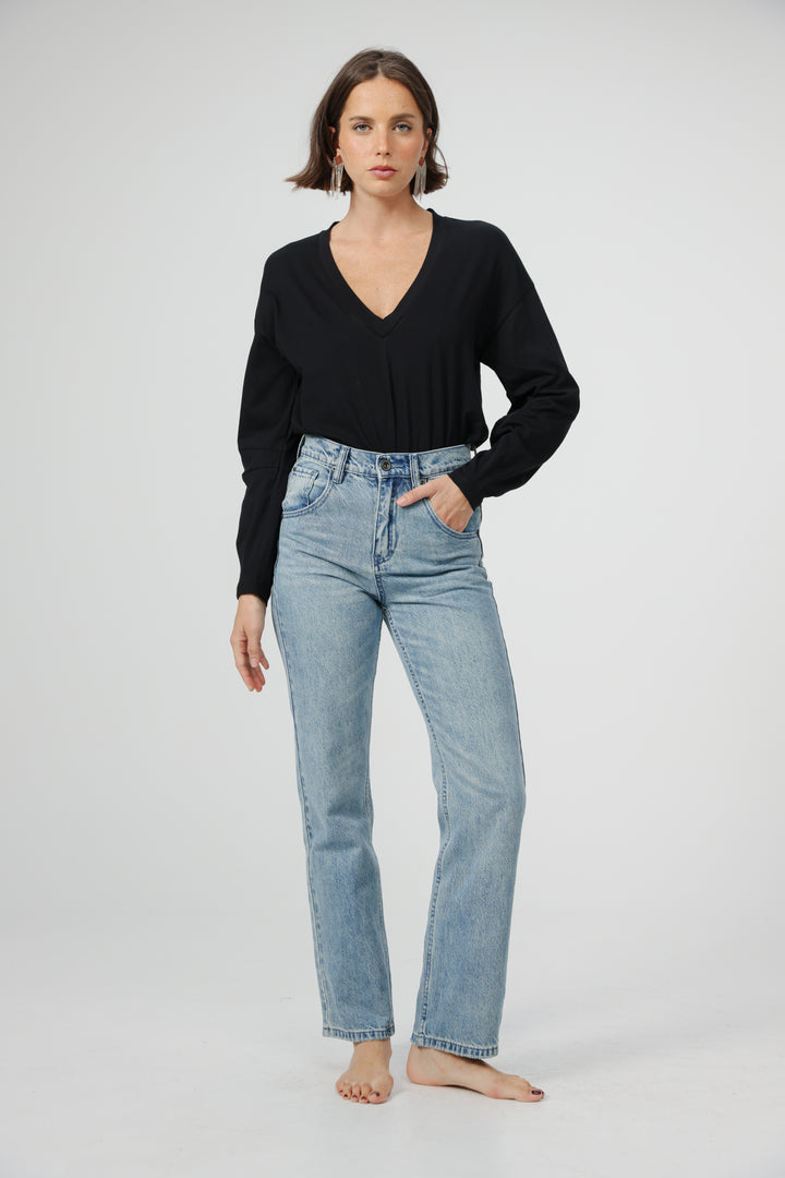 Clean05 Black V Shirt