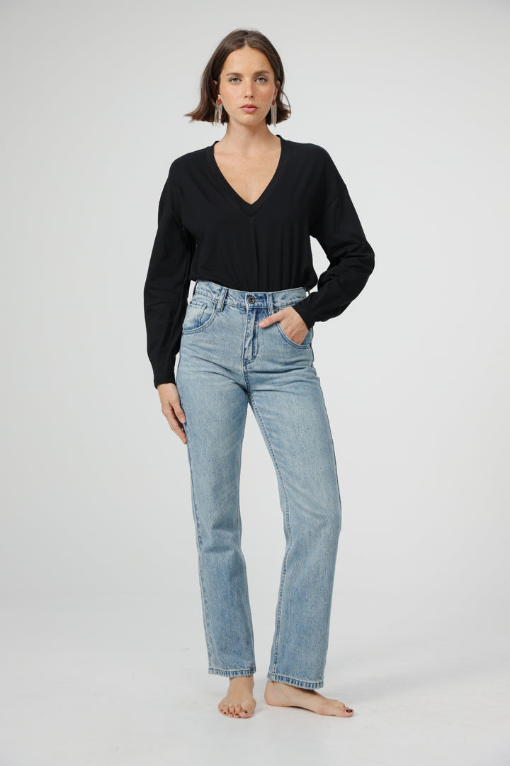 Clean05 Black V Shirt