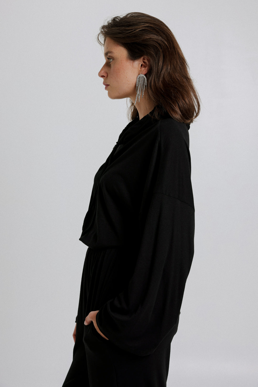 חולצת קפוצ'ון לנשים דגם Squad Black Shirt צד