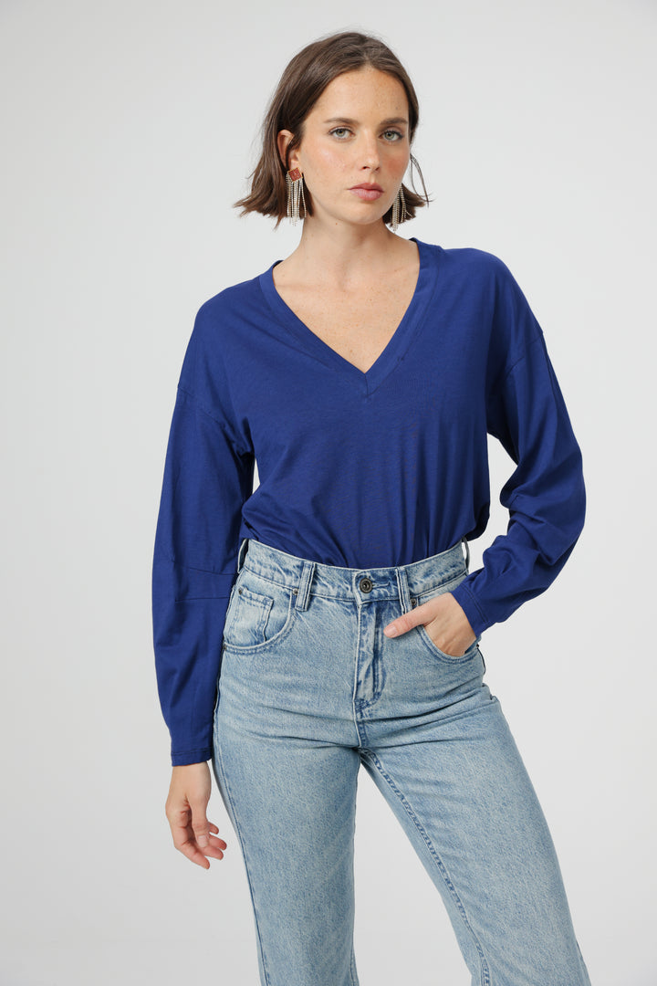 Clean05 Navy V Shirt