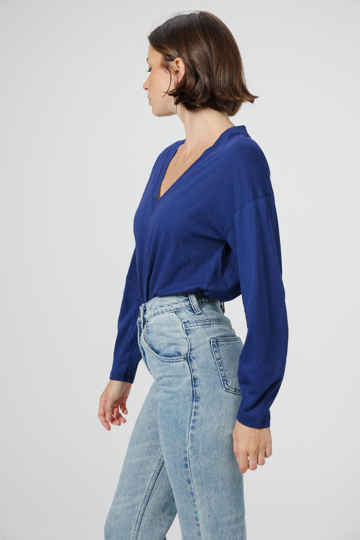 Clean05 Navy V Shirt