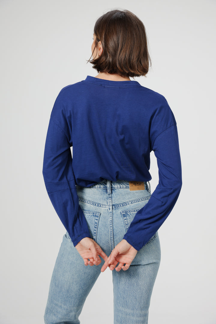 Clean05 Navy V Shirt