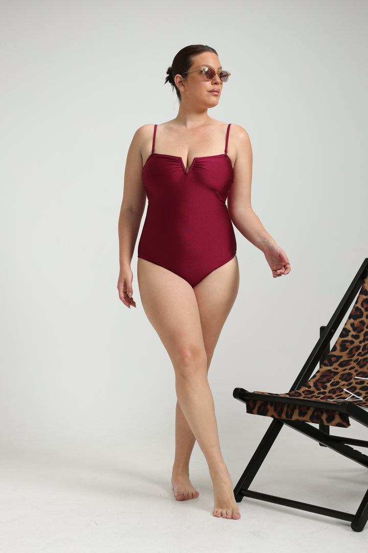 Da Vinci Wine Swimsuit בגד ים שלם בצבע בורדו עם כתפיות