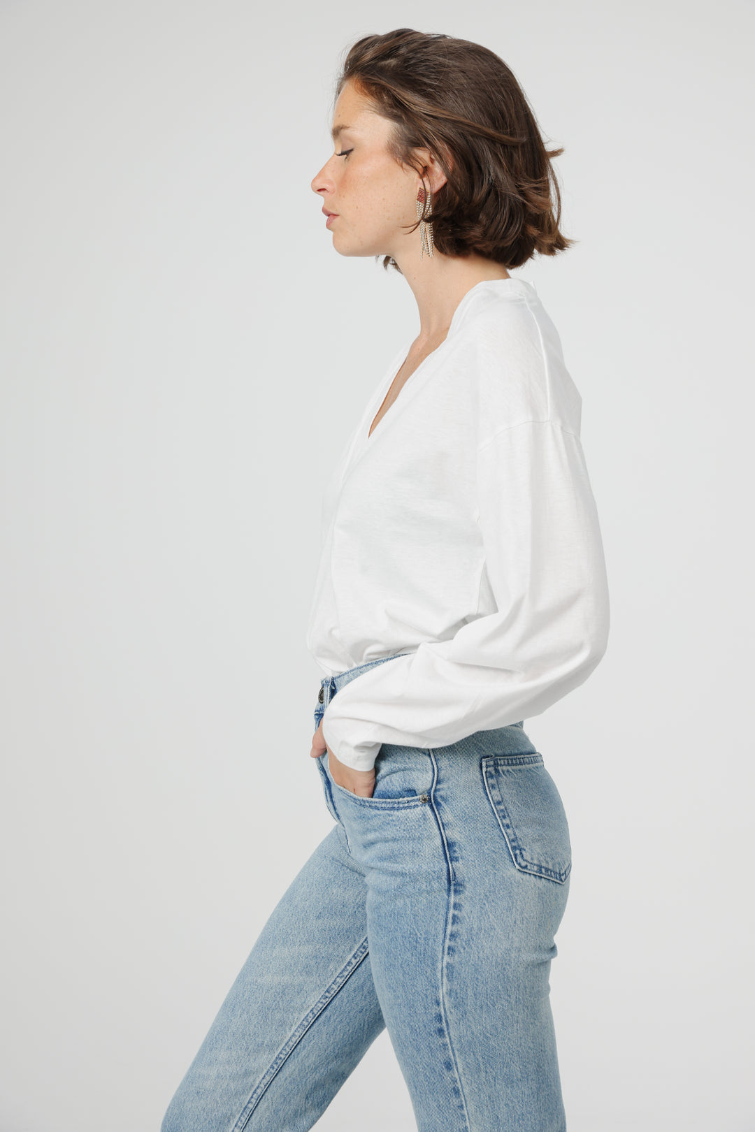 Clean05 White V Shirt