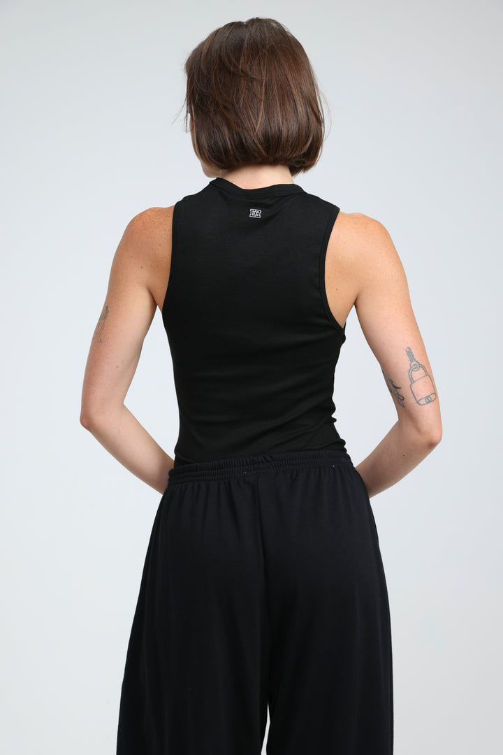 Clean42 Black Tank