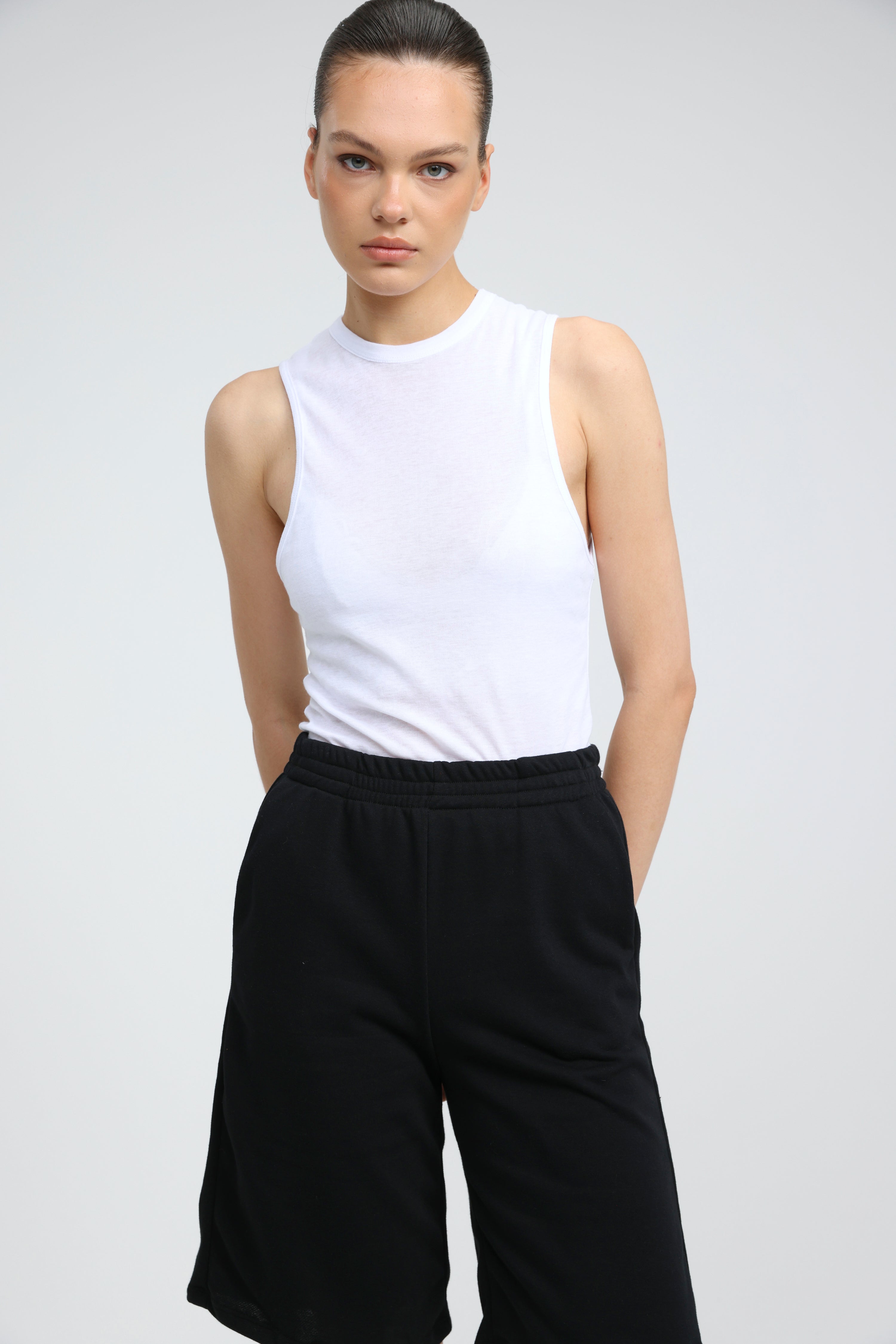 Clean42 White Tank – SEESTARZ