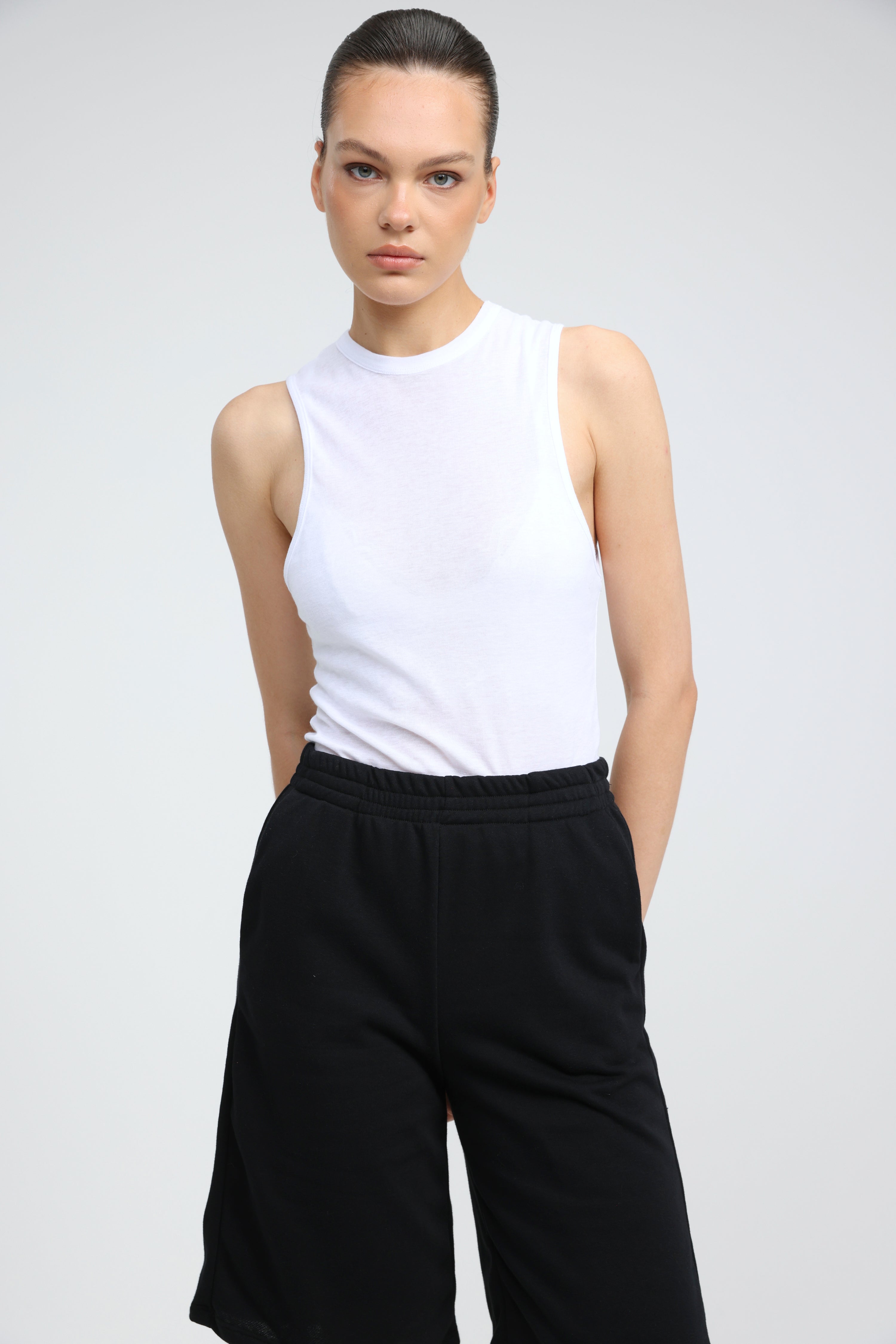 Clean42 White Tank – SEESTARZ