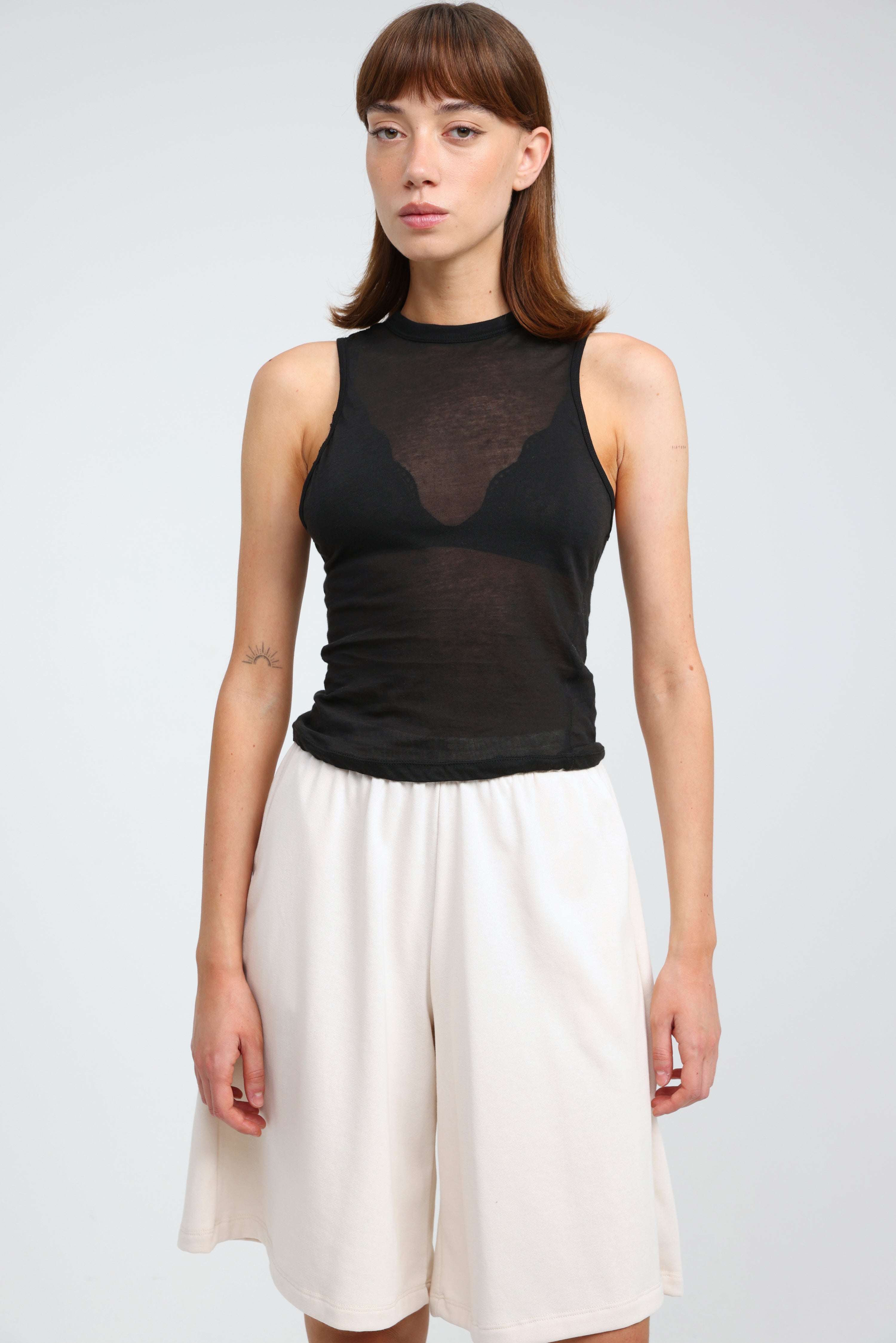 Clean42 Sheer Black Tank – SEESTARZ