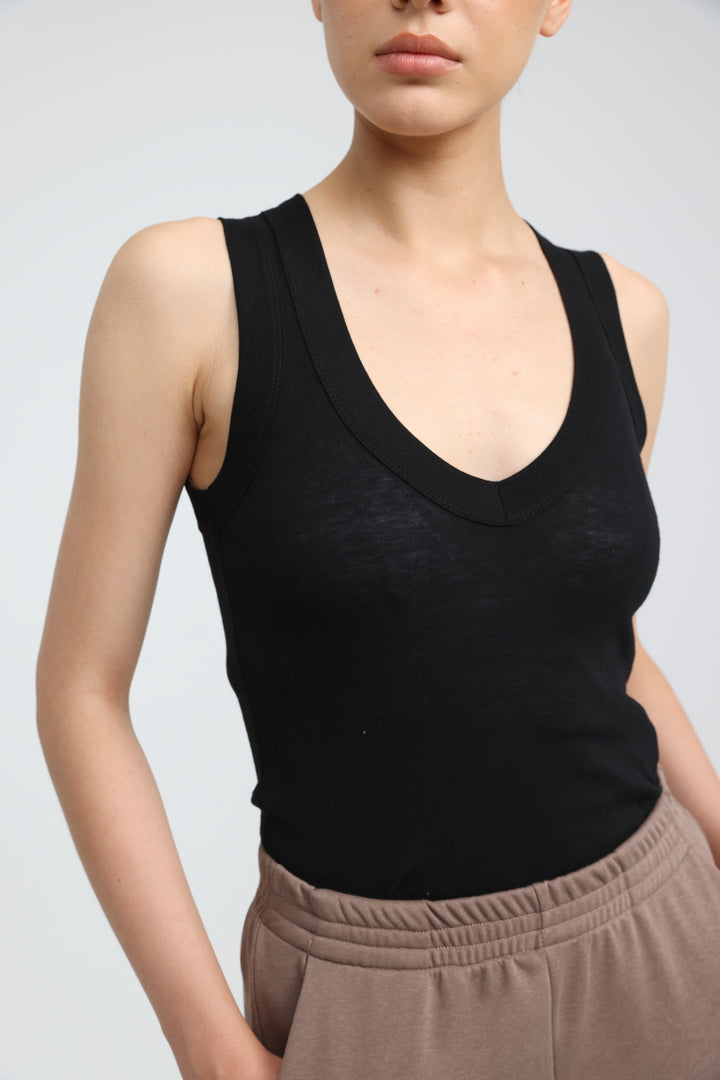 Clean41 Black V Tank