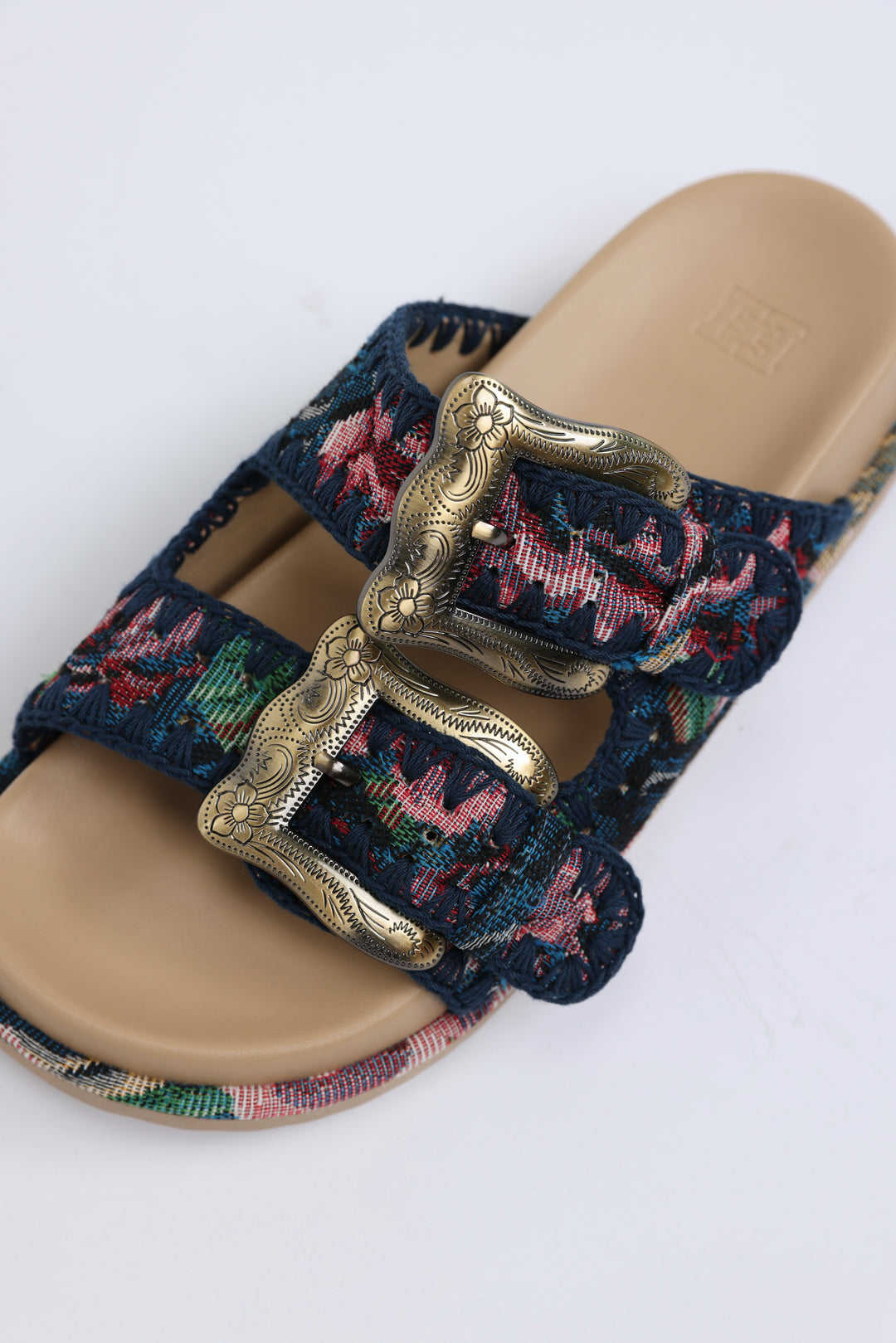 Engraved Buckle Floral Sandals