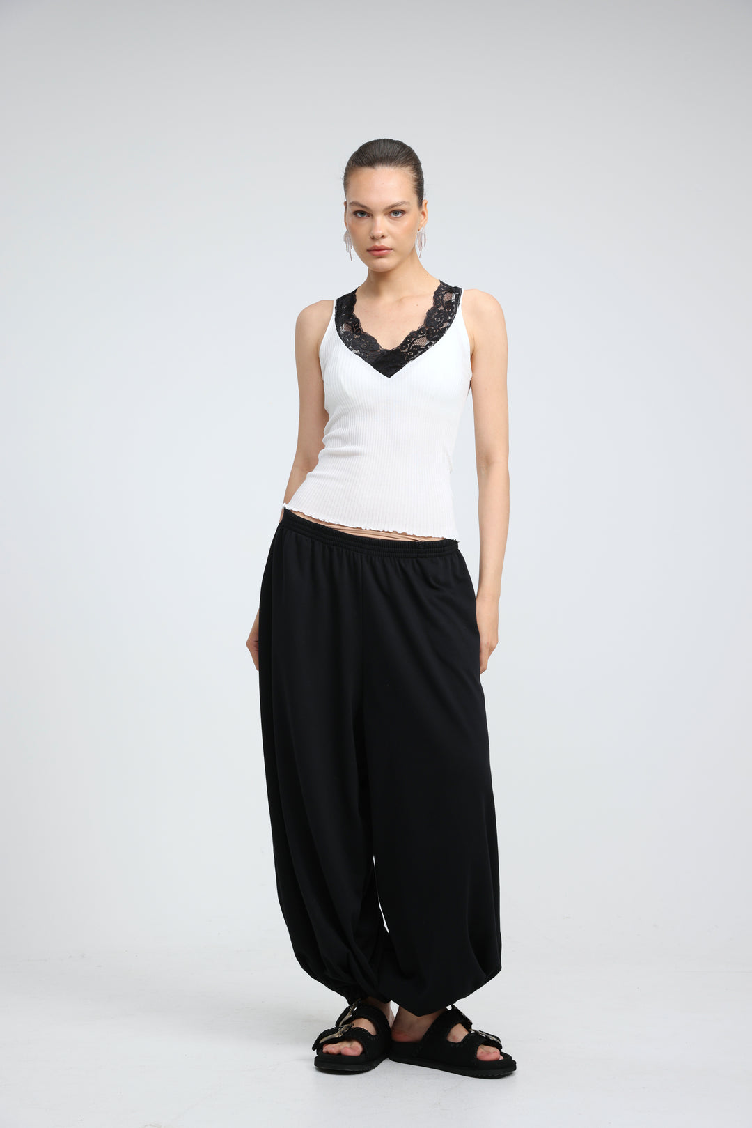 Sweetheart White/Black Tank