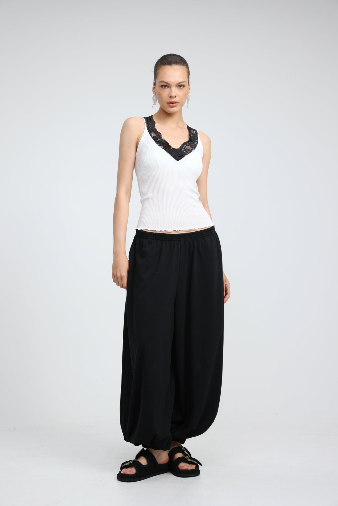 Sweetheart White/Black Tank